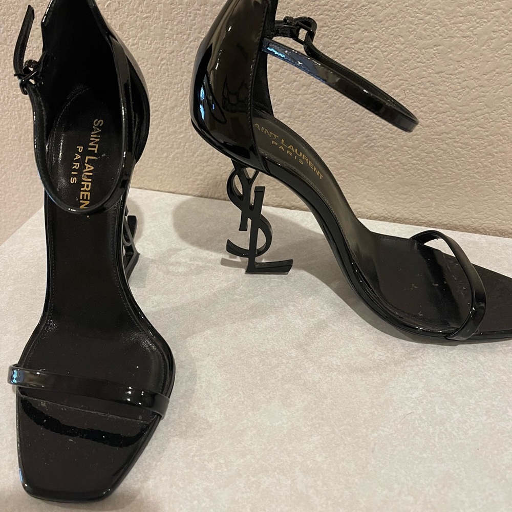 YSL Opyum heels super cute.Needs heel tip replacement on one shoe. Size 37/7